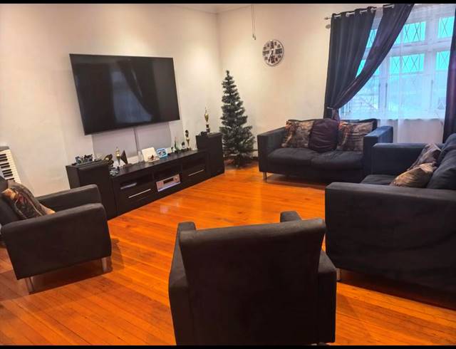 3 BEDROOM HOUSE FOR SALE IN SEA VIEW